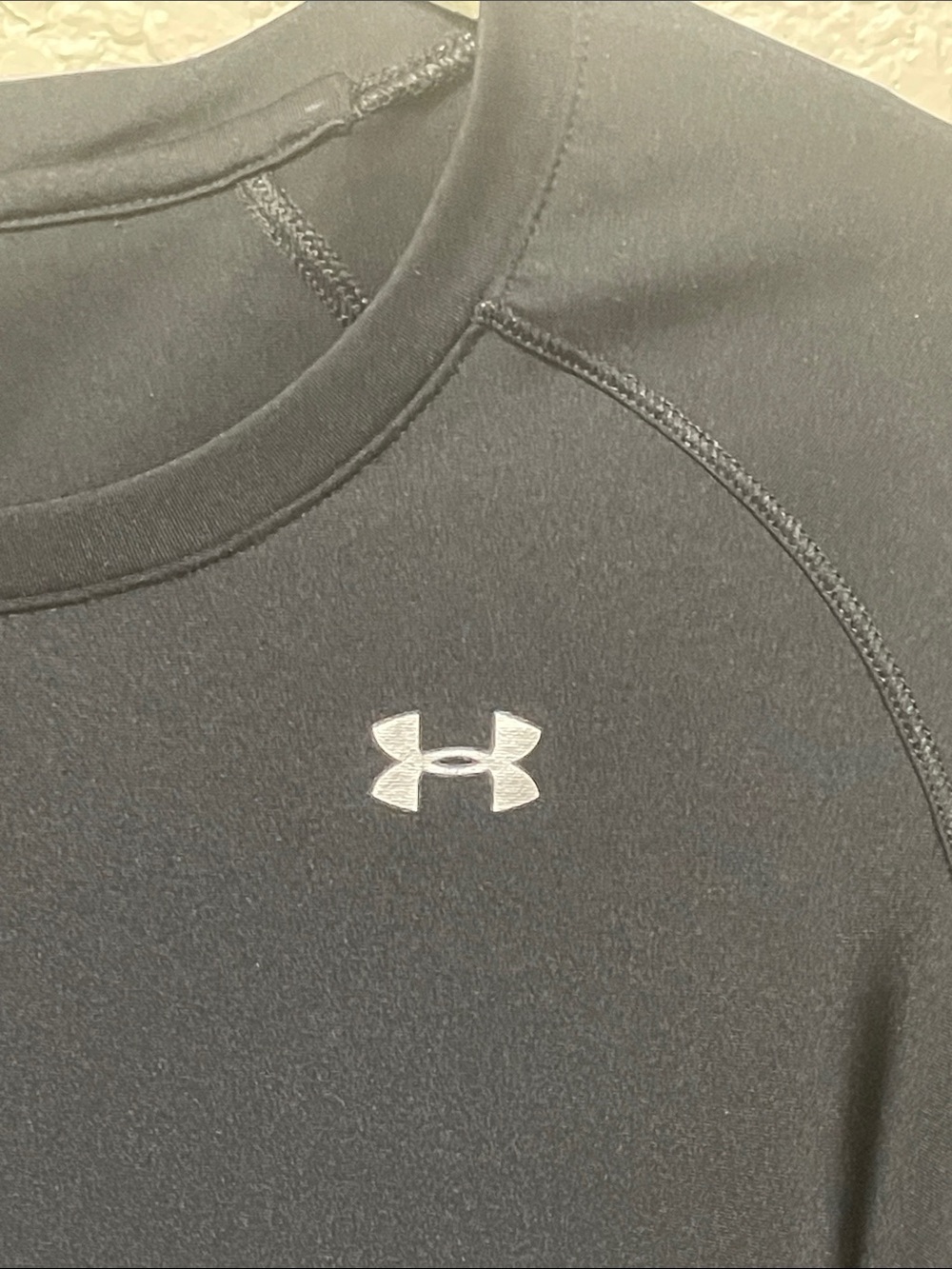 Under Armour Fitted Heatgear Men's Black Tee Shirt. Good Condition. Size S. - Picture 2 of 4